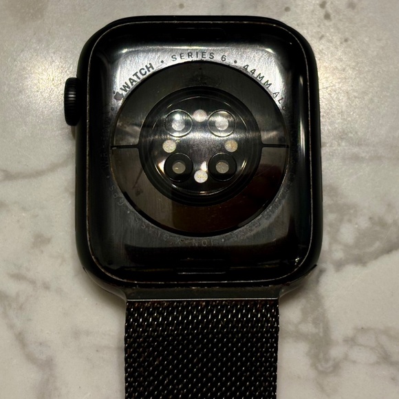 Apple Watch Series 6 44MM GPS/Cellular with Carbon fiber band - Black - Picture 3 of 4